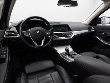 Fahrzeugabbildung BMW 320d xD Sport Line Kamera Laser HiFi AHK Komfort