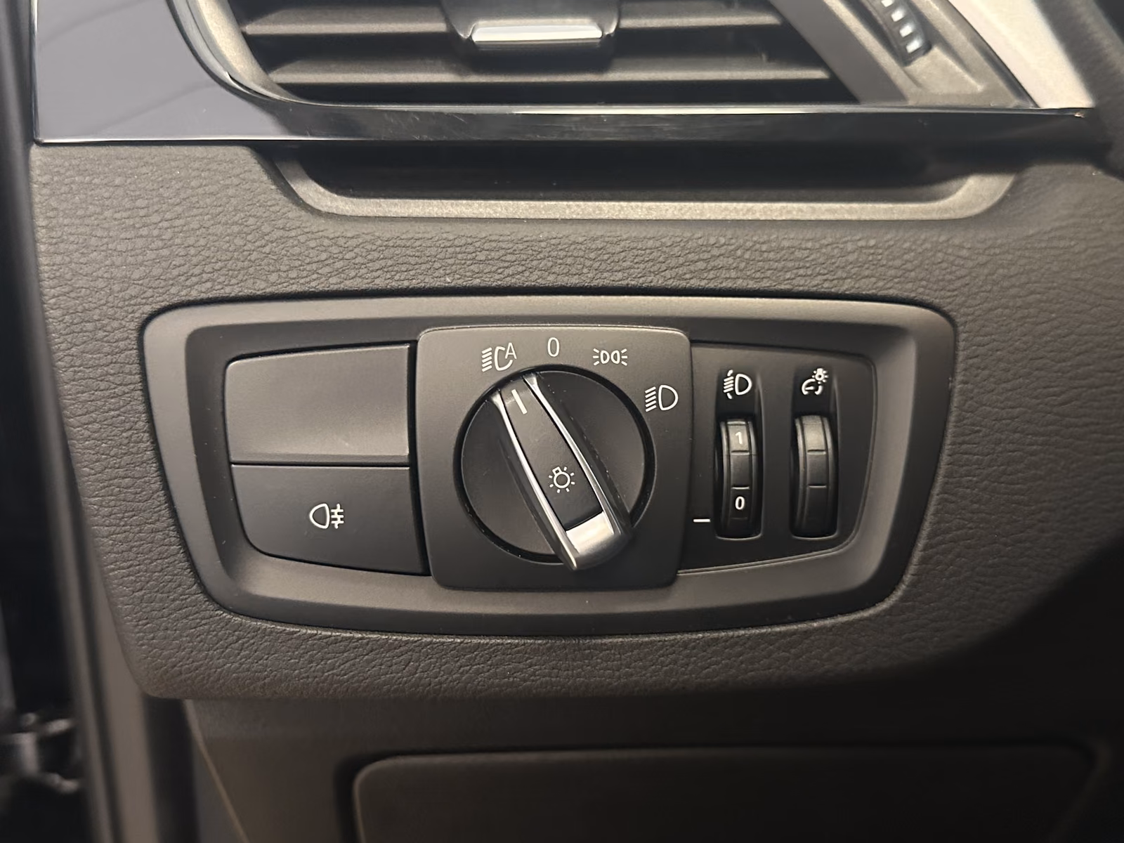 BMW X1 xDrive 25e*Advantage*1.Hand*CAM*SHZ*Tempo*LED, миниатюра 24