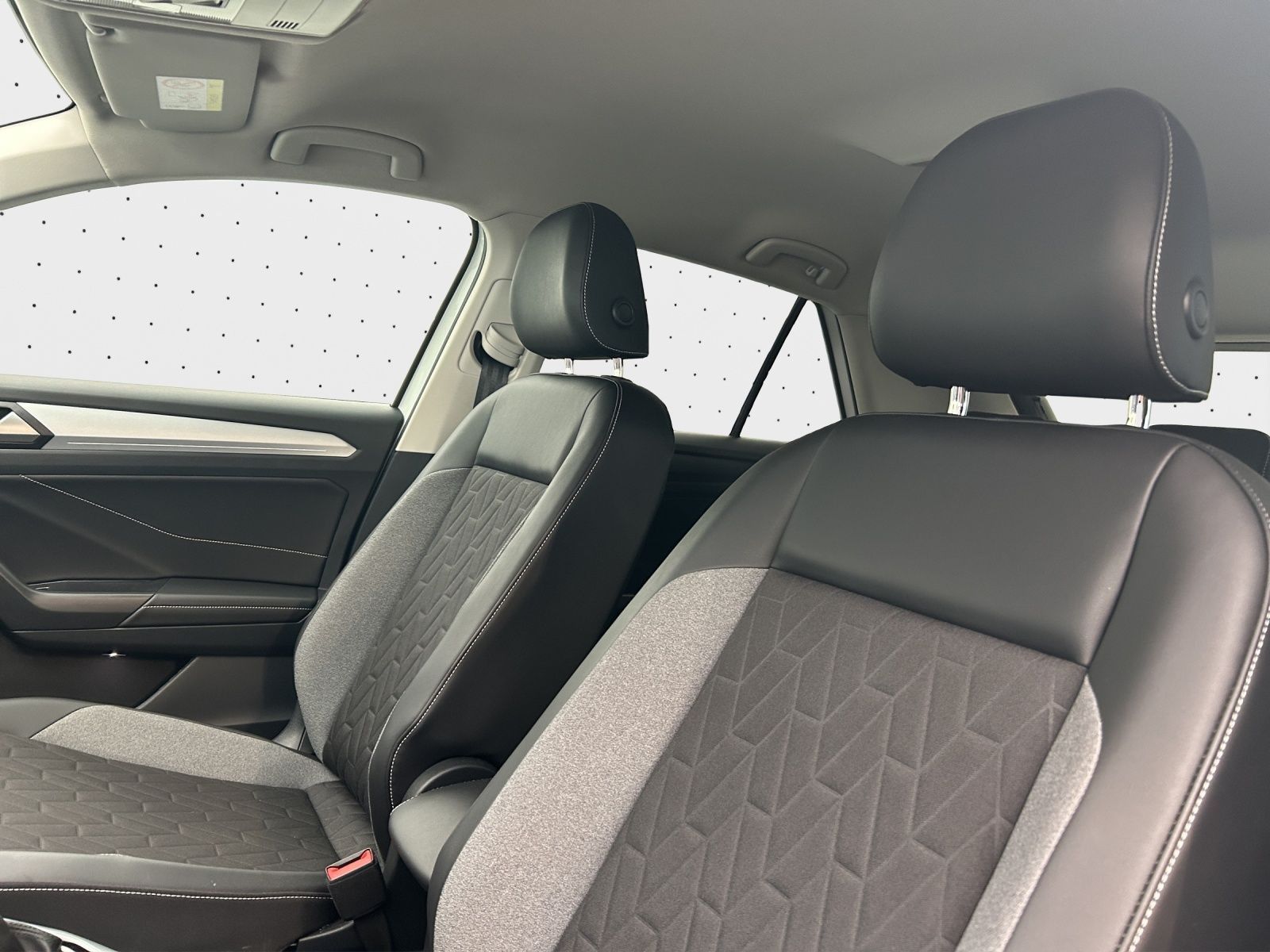 Volkswagen T-Roc - Bild 10