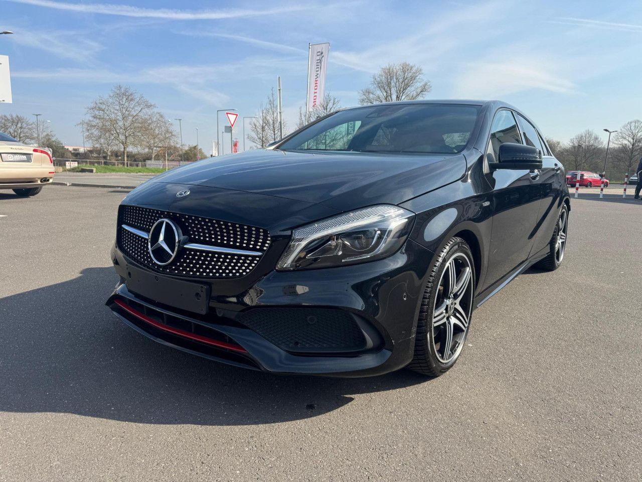 Mercedes-Benz A 250 4MATIC AMG Night-Paket Temp Navi Pdc