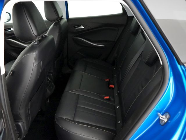 Grandland ULTIMATE PHEV 4X4 AT+LED MATRIX+NAVI+3