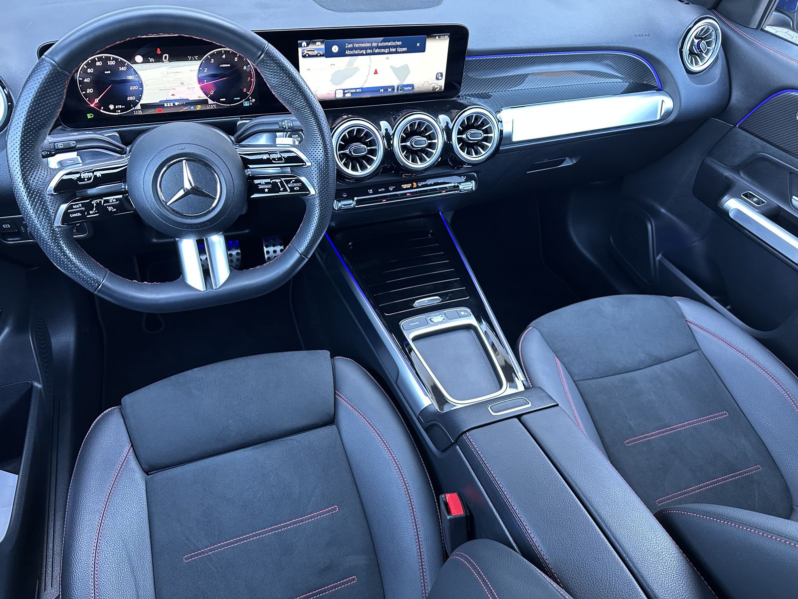 Fahrzeugabbildung Mercedes-Benz GLB 200 AMG-Line NAV+LED+AHK+VCOCKPIT+KAMERA+1HD