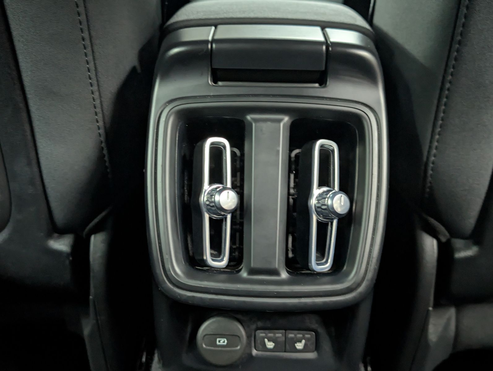 Fahrzeugabbildung Polestar 2 Range SoH 94% PILOT PLUS-PK PANO LED H&K WÄRME