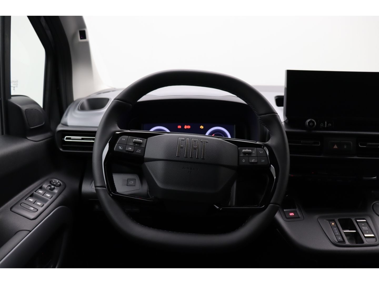 Fahrzeugabbildung Fiat Doblo Kombi L2 1.5 Diesel 96 kW Navigation