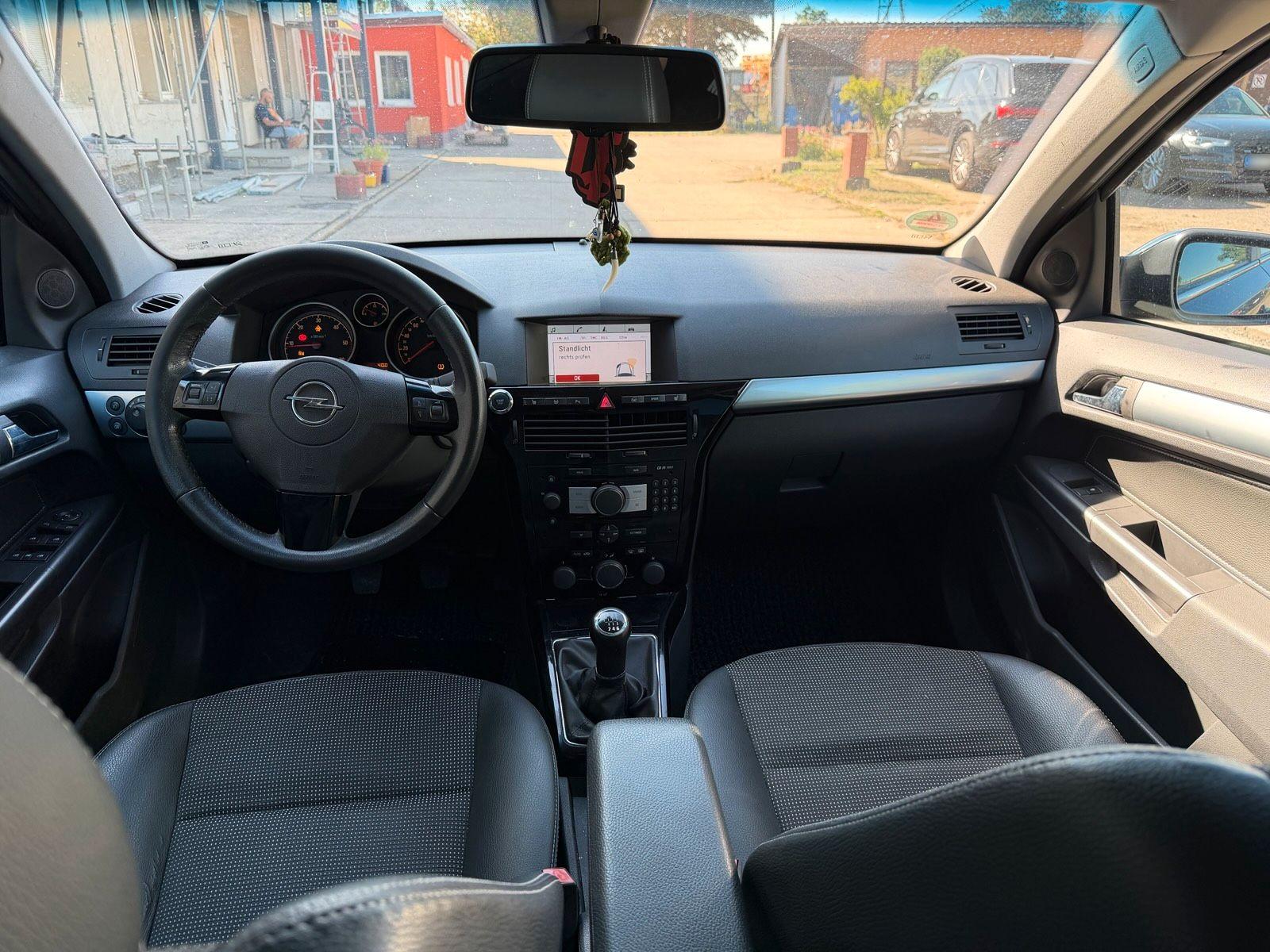 Opel Astra 2008 — photo 15