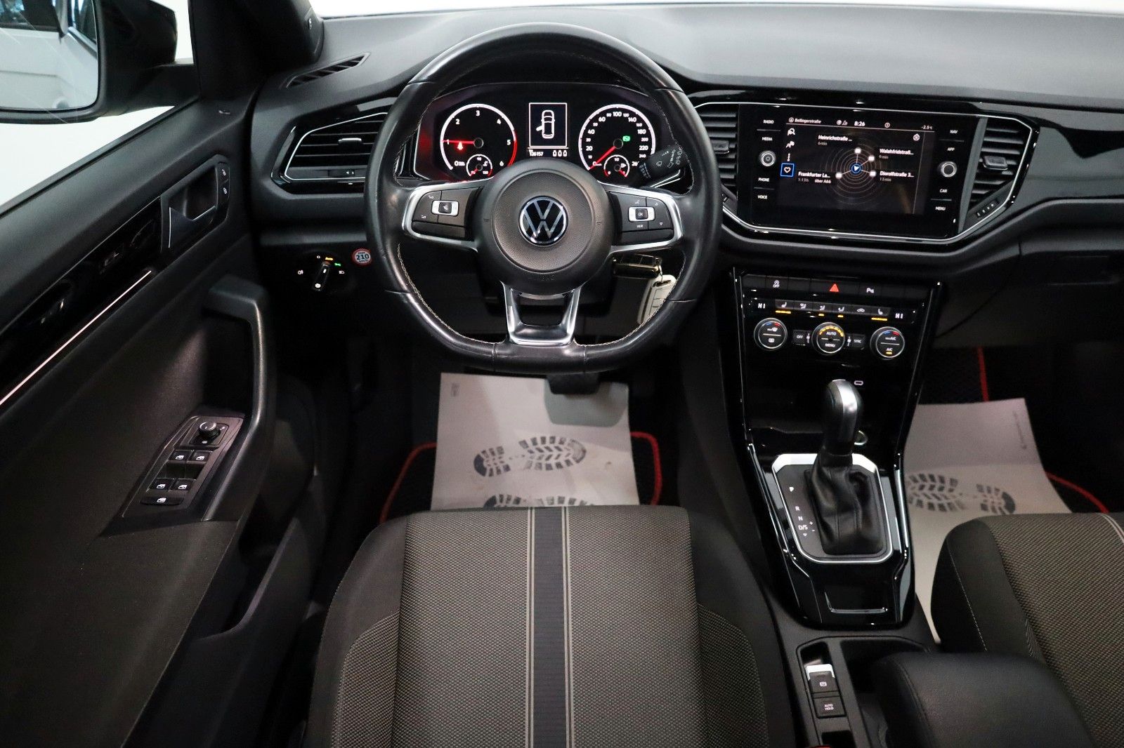 Fahrzeugabbildung Volkswagen T-Roc Style Navi,LED,SH,PDC,Panorama,Kamera