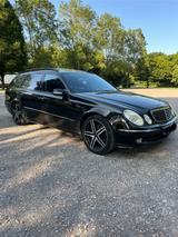 Mercedes-Benz E 270 E -Klasse T-Modell E 270 T CDI Avantgarde - Mercedes-Benz E 270 mit Diesel-Antrieb: Kombi, Automatik