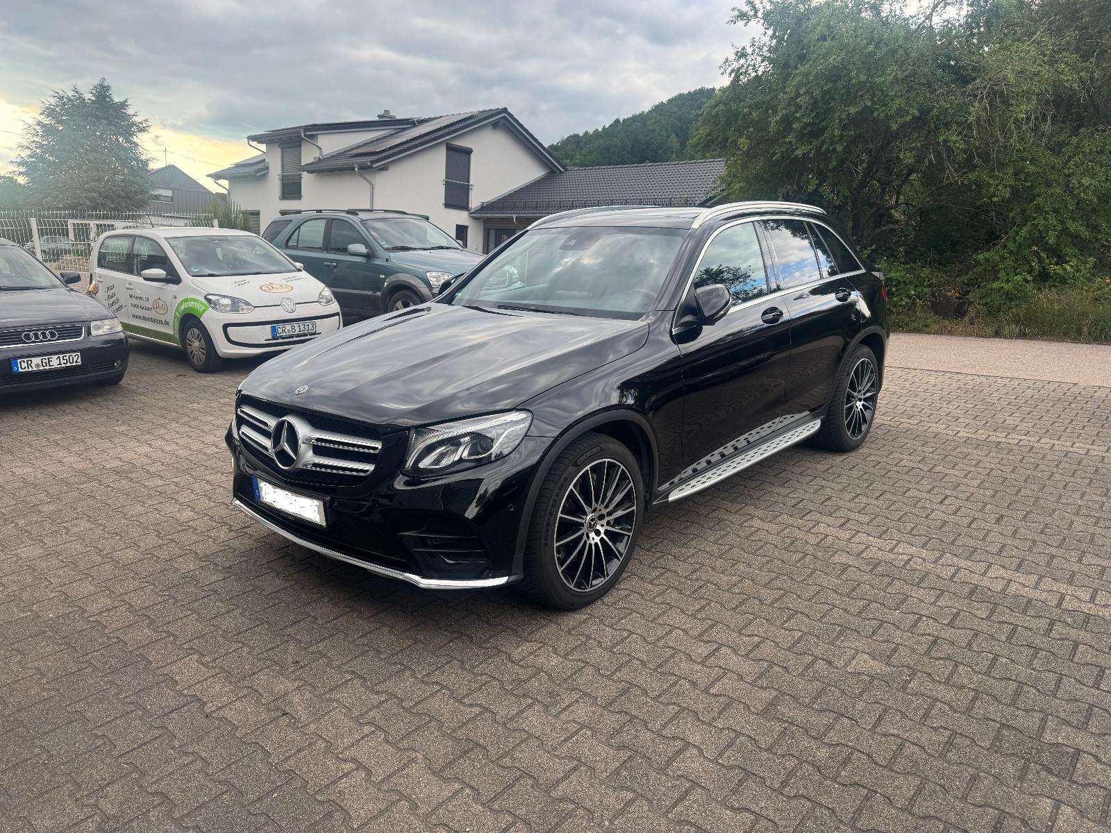 Mercedes-Benz GLC 250 d 4Matic AMG LINE PANO AHK LEDER PDC SHZ