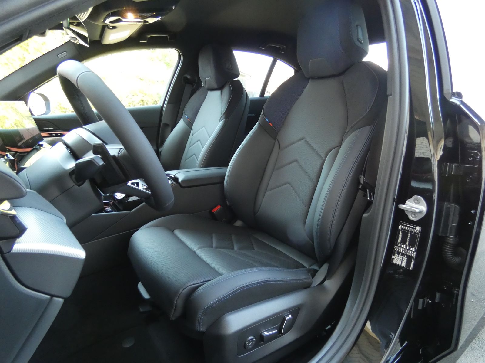BMW 520d Limousine M Sportpaket foto 16