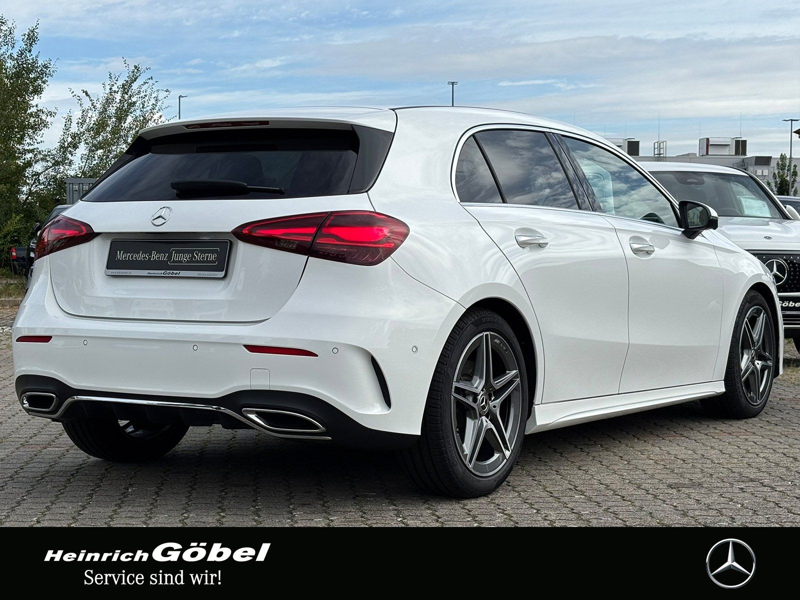 Fahrzeugabbildung Mercedes-Benz A 200 AMG*PANO*MEMORY*360°*MULTIBEAM*KEYLESS*