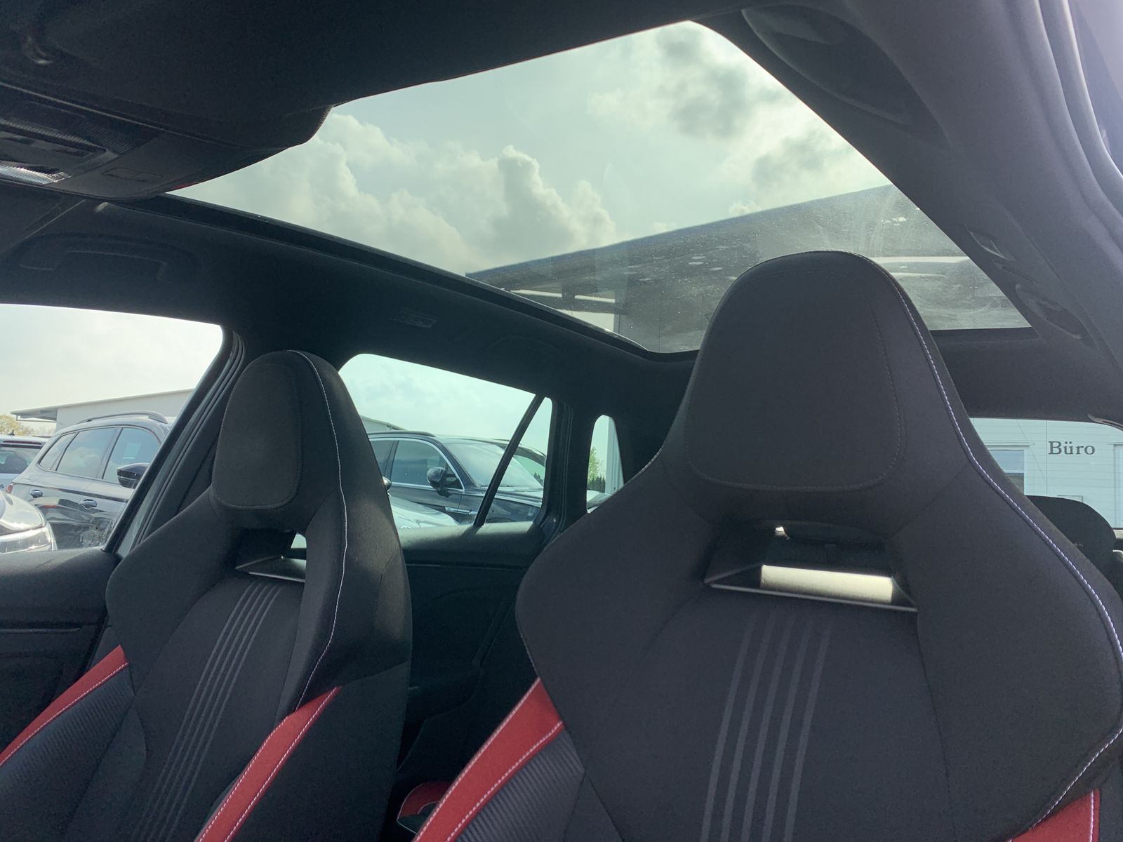 Fahrzeugabbildung SKODA Kamiq 1.6 TDI*Monte Carlo*Pano*Cam*LED*Sound*