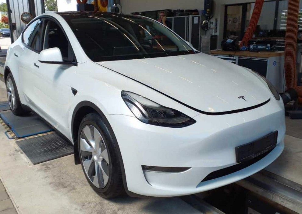 Tesla Model Y Long Range Dual AWD AHK Pano Berlin foto 2