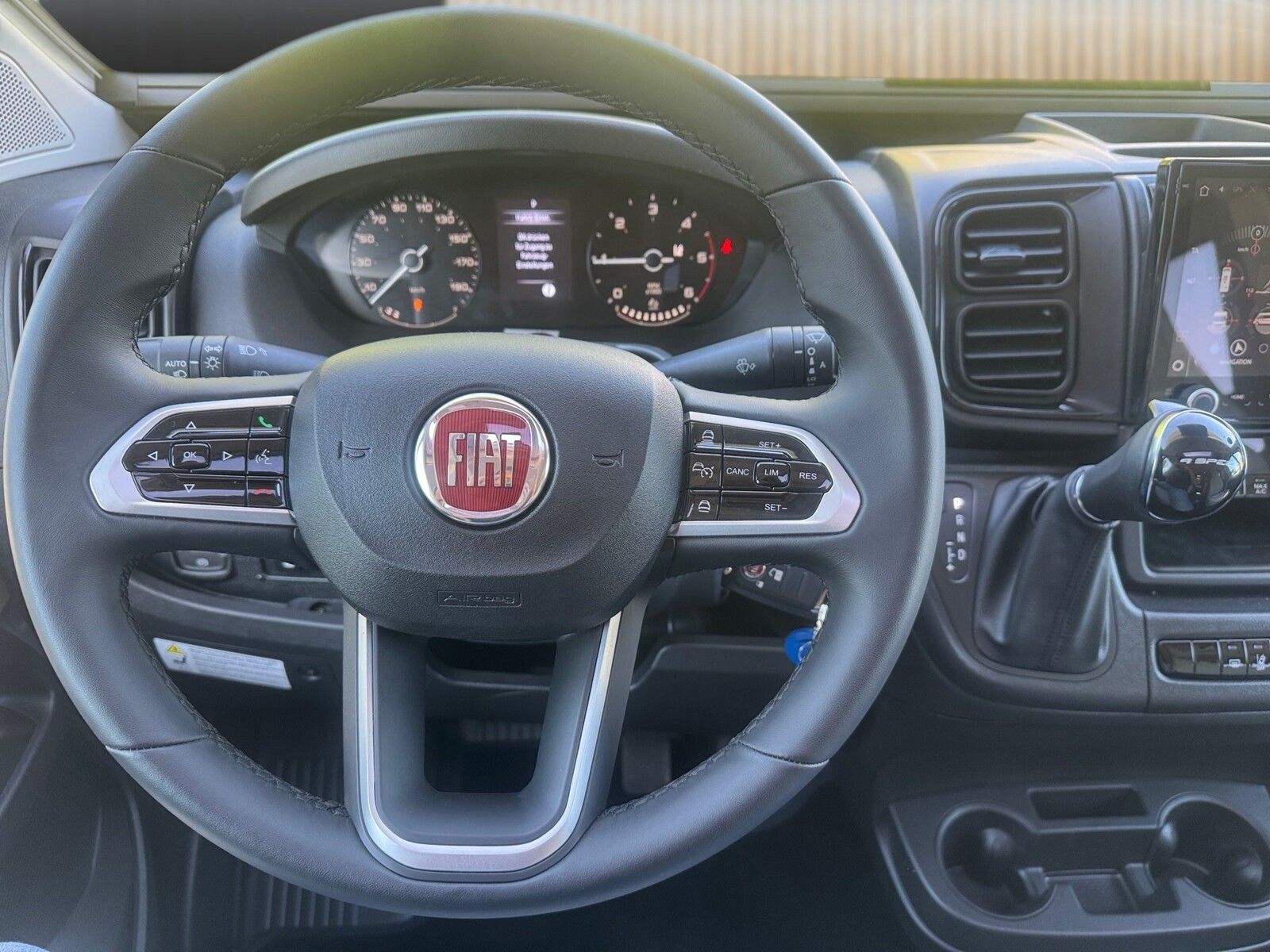 Fahrzeugabbildung Eura Mobil Profila RS PRS 720 QF AHK Autom. Fahrassistenz