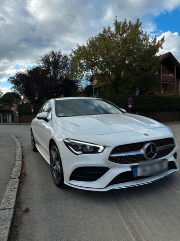 Mercedes-Benz Mercedes Benz CLA 220 4 Matic AMG Paket