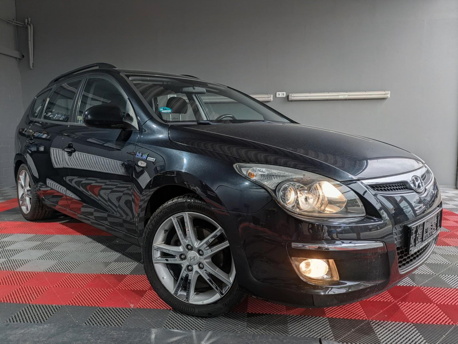 Hyundai i30 CW blue 1.6 Style*Klima*