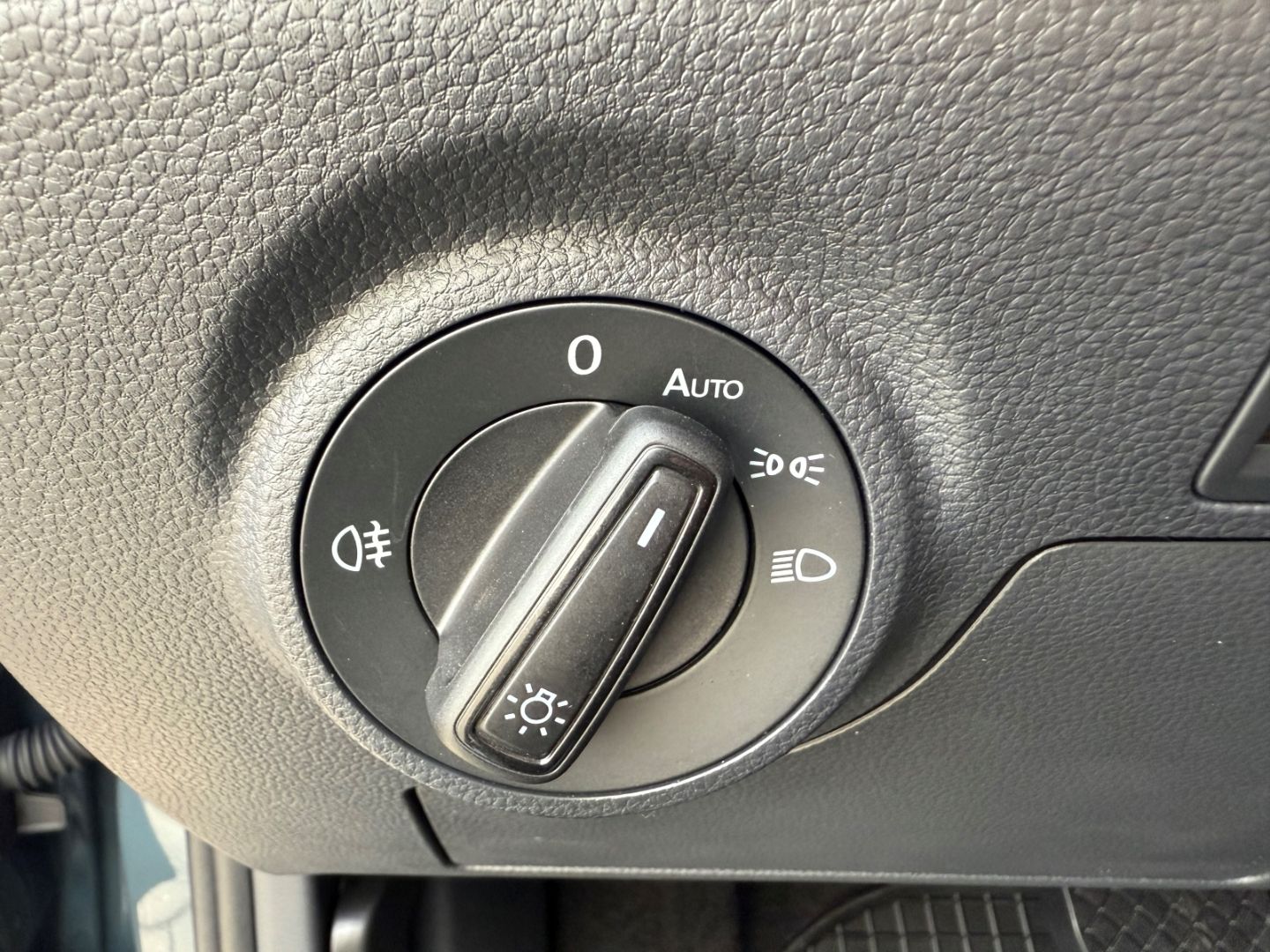 SEAT Arona 1.0 TSI FR ACC LED PDC RFK Full Link SHZg - Image 15