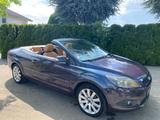 Ford Focus CC 2,0 Titanium Leder//Navi//Shz//103Kw