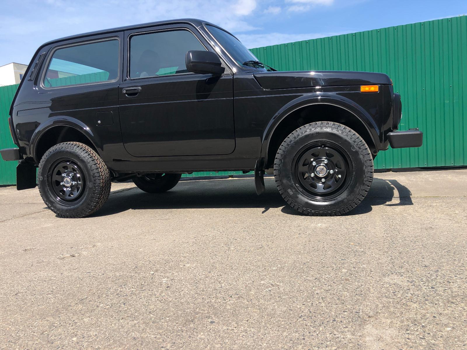 Lada NIVA "NORMA EXKLUSIV" AHK! DOTZ-Räder! AET-2026