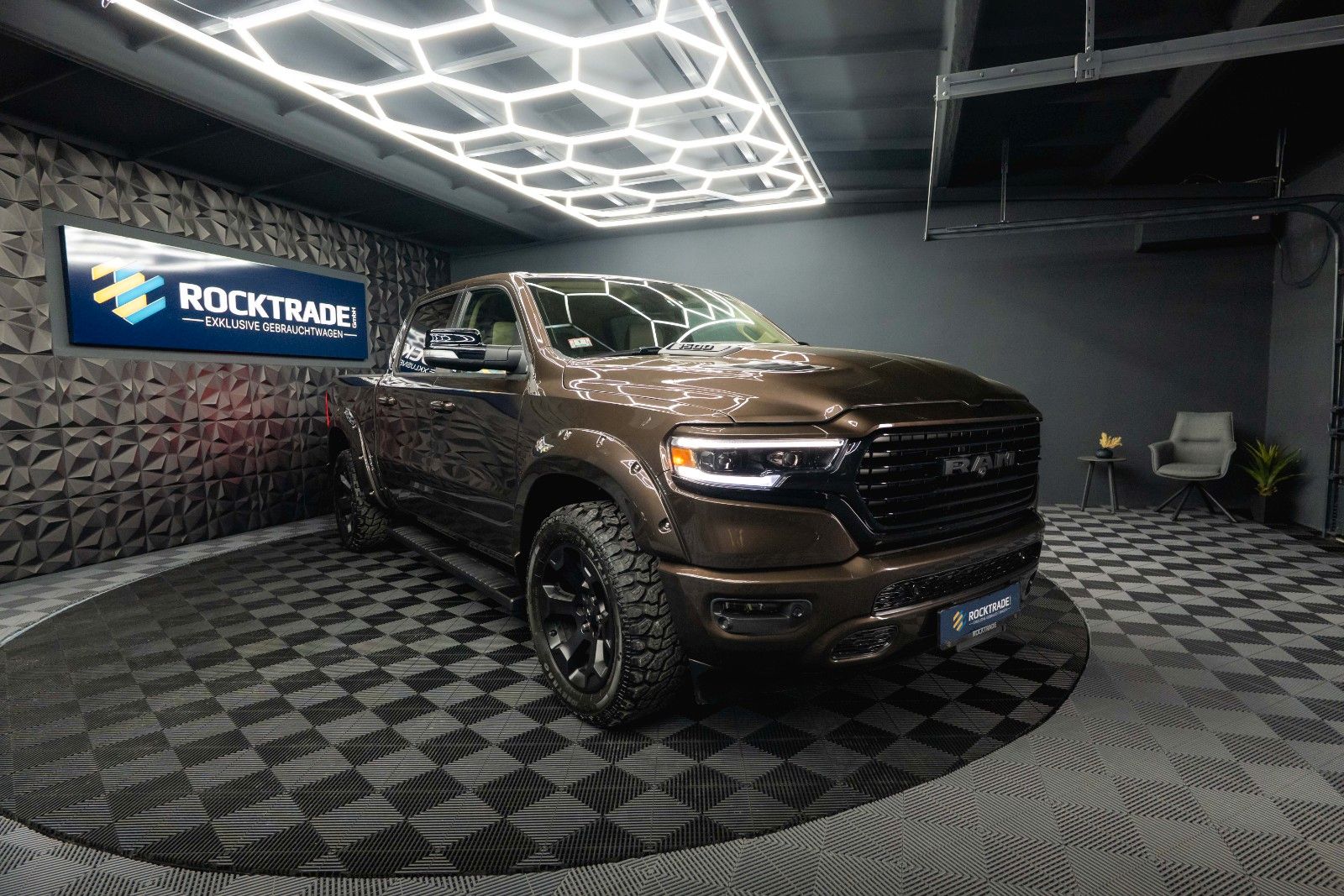 Fahrzeugabbildung Dodge RAM 5.7 V8 HEMI 4x4 LARAMIE Limited Offroad LED