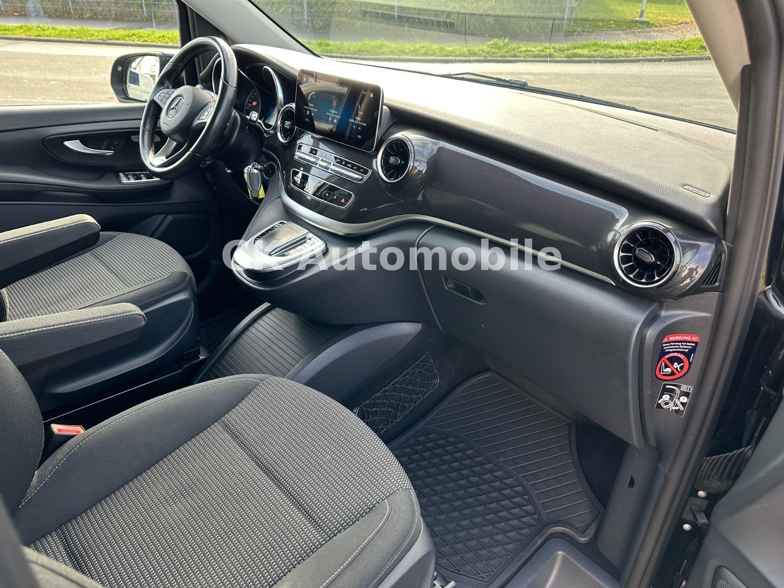 Fahrzeugabbildung Mercedes-Benz V 300d EDITION Kompakt/7 Sitze/Navi/LED/AHK