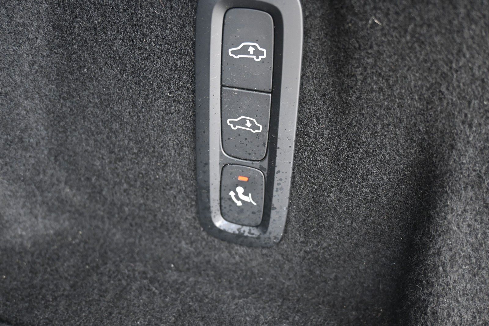 Fahrzeugabbildung Volvo XC60 B5 D AWD Ultimate Dark*STDHZG*360°LUFT*ACC
