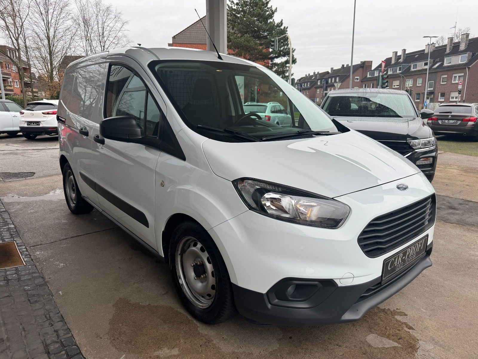 Fahrzeugabbildung Ford Transit Courier Klima/Bluetooth/1.Hand