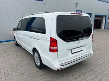 Mercedes V 220 - 6