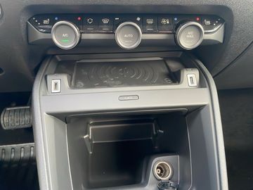 Citroën C4 MAX PURETECH 130 EAT8 Kam.+KeyLess+LED+Navi