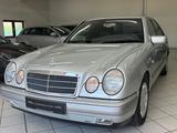 Mercedes-Benz E 320 ELEGANCE | 1Hand | Rostfrei | Memory - Mercedes-Benz E 320: Limousine