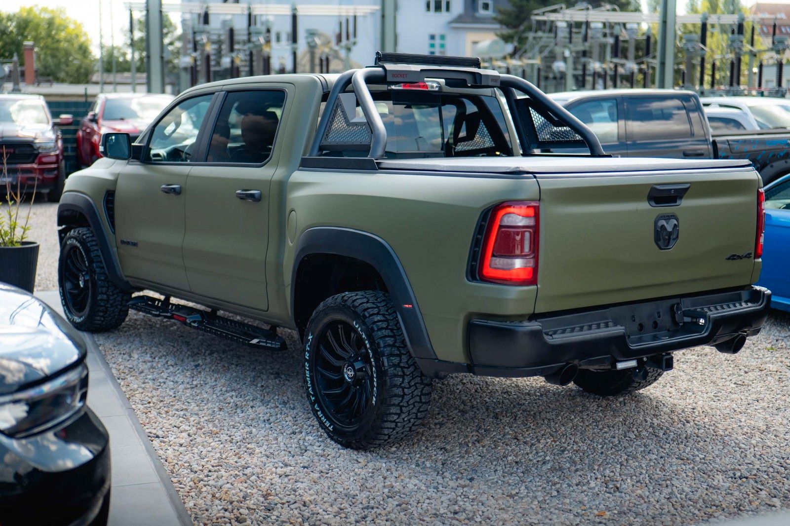 Fahrzeugabbildung Dodge RAM 5.7 V8 HEMI 4x4 LARAMIE OFFROAD TRX Styling