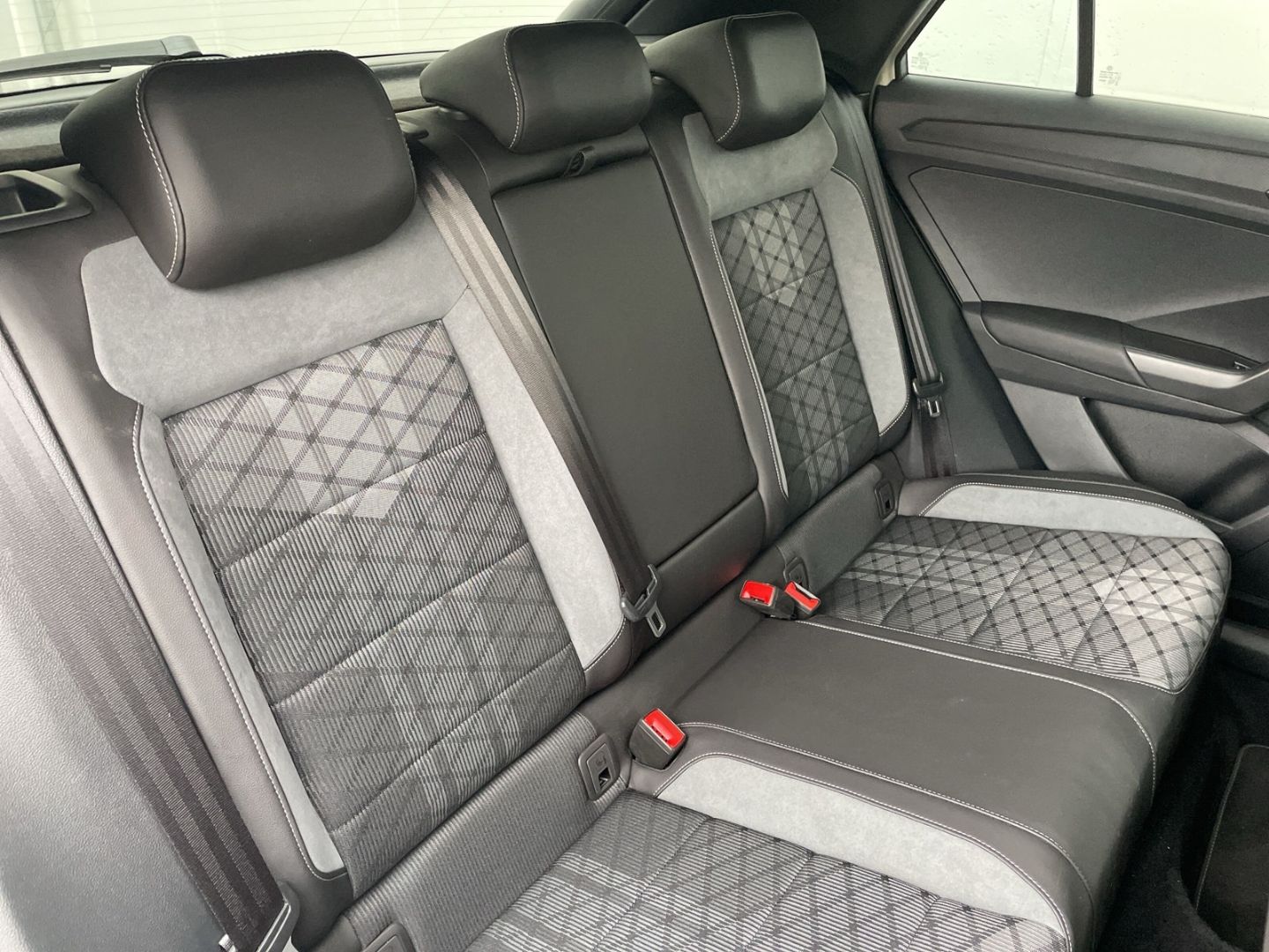 T-Roc 1.5 TSI DSG R-Line Black Style AHK/Kamera