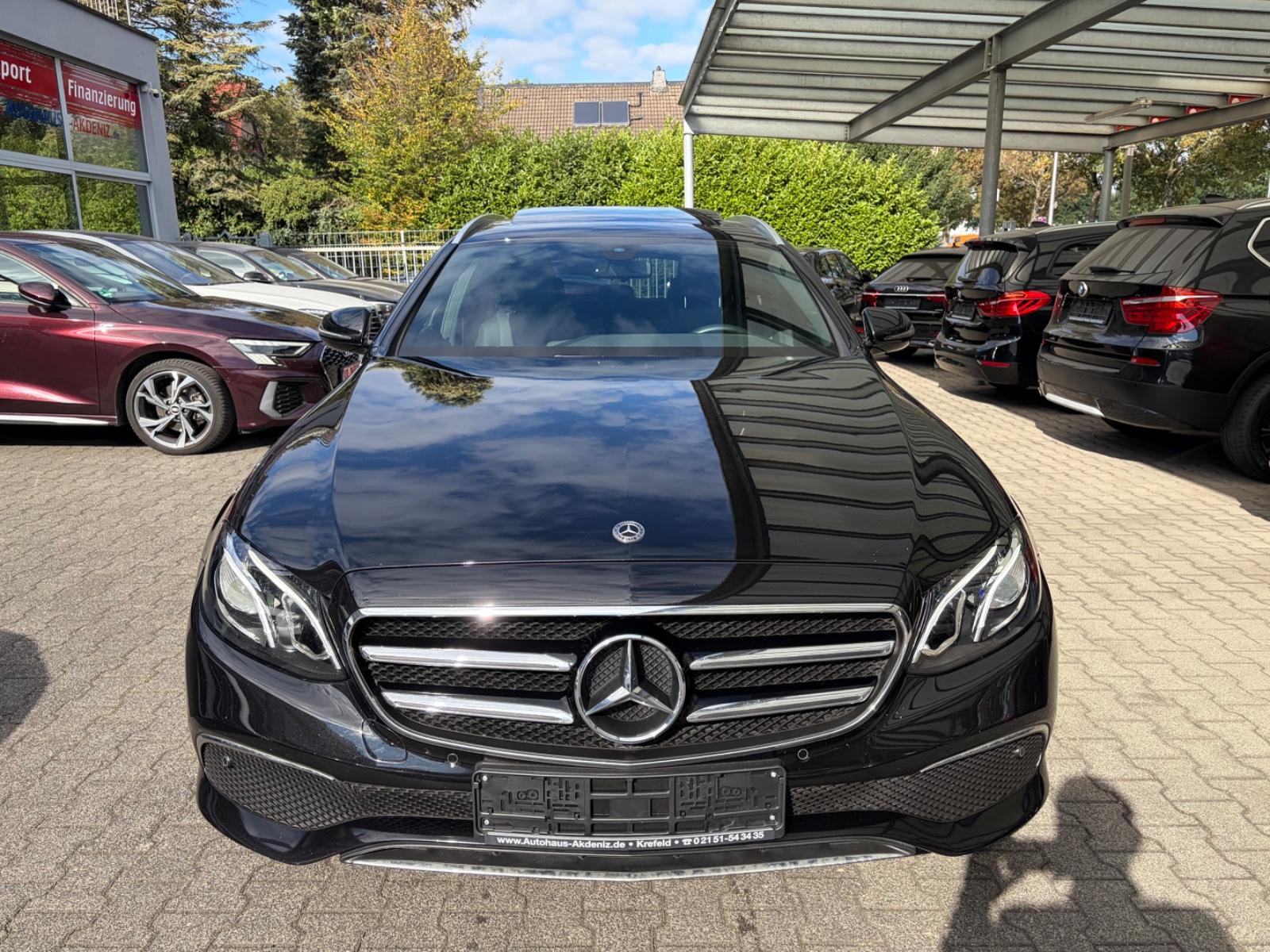 Mercedes-Benz E 300 d T 9G Avantgarde|NAVI|LED|KAM|AHK|Sport