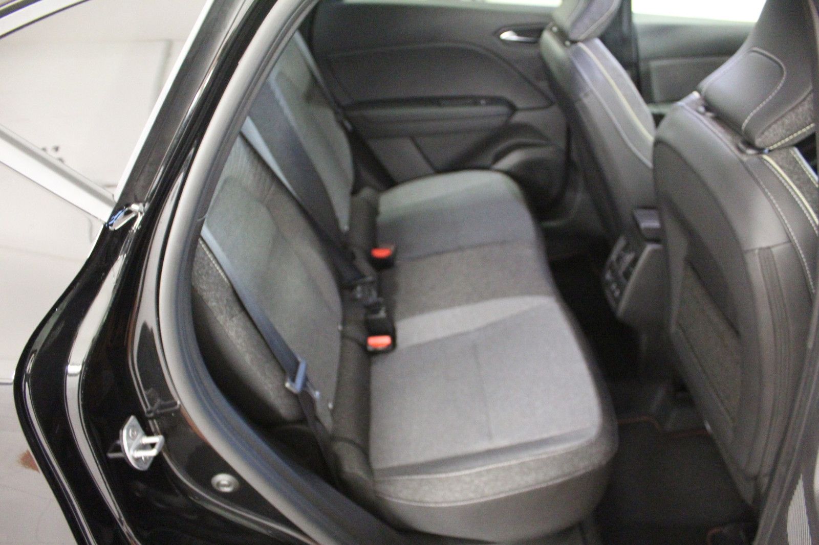 Fahrzeugabbildung Renault Captur TCe 115 KISS Sondermodell *Winter-Pak*Nav