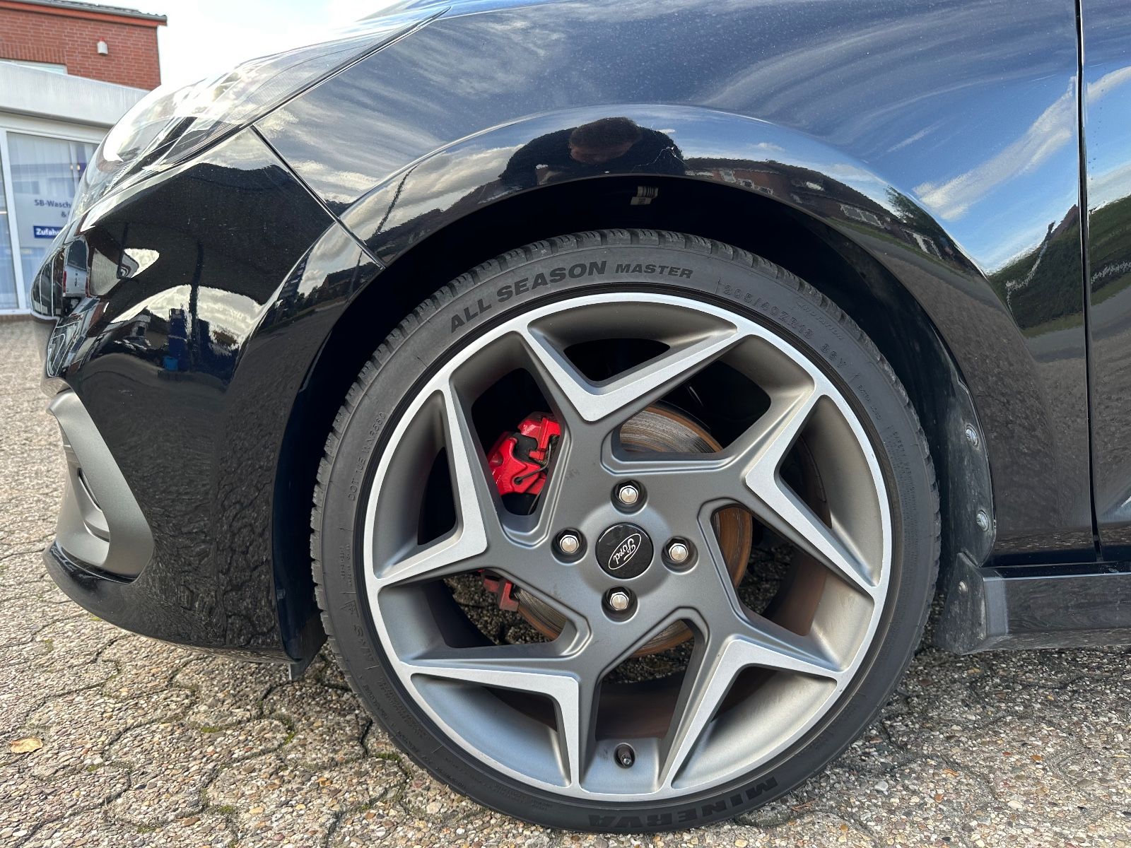 Fahrzeugabbildung Ford Fiesta 1.5 EB ST Leder-Exclusiv/Pano/LED