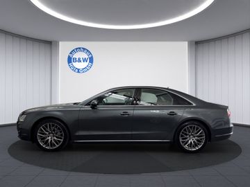 Audi A8 - 4
