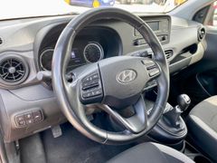 Fahrzeugabbildung Hyundai i10 1.0 SHZ KLIMA ALLWETTERREIFEN PDC RADIO USB
