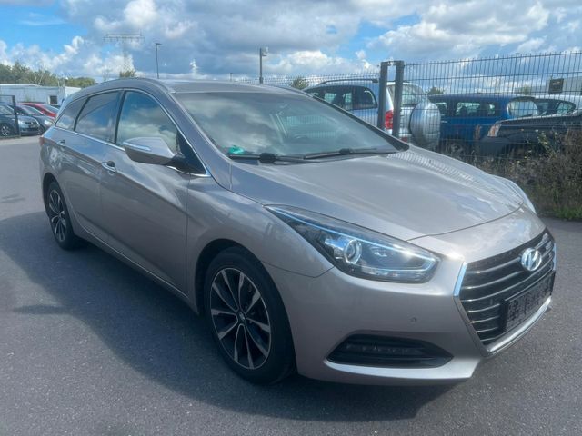 Hyundai i40 cw blue Trend 1.7 CRDI Automatik Navi