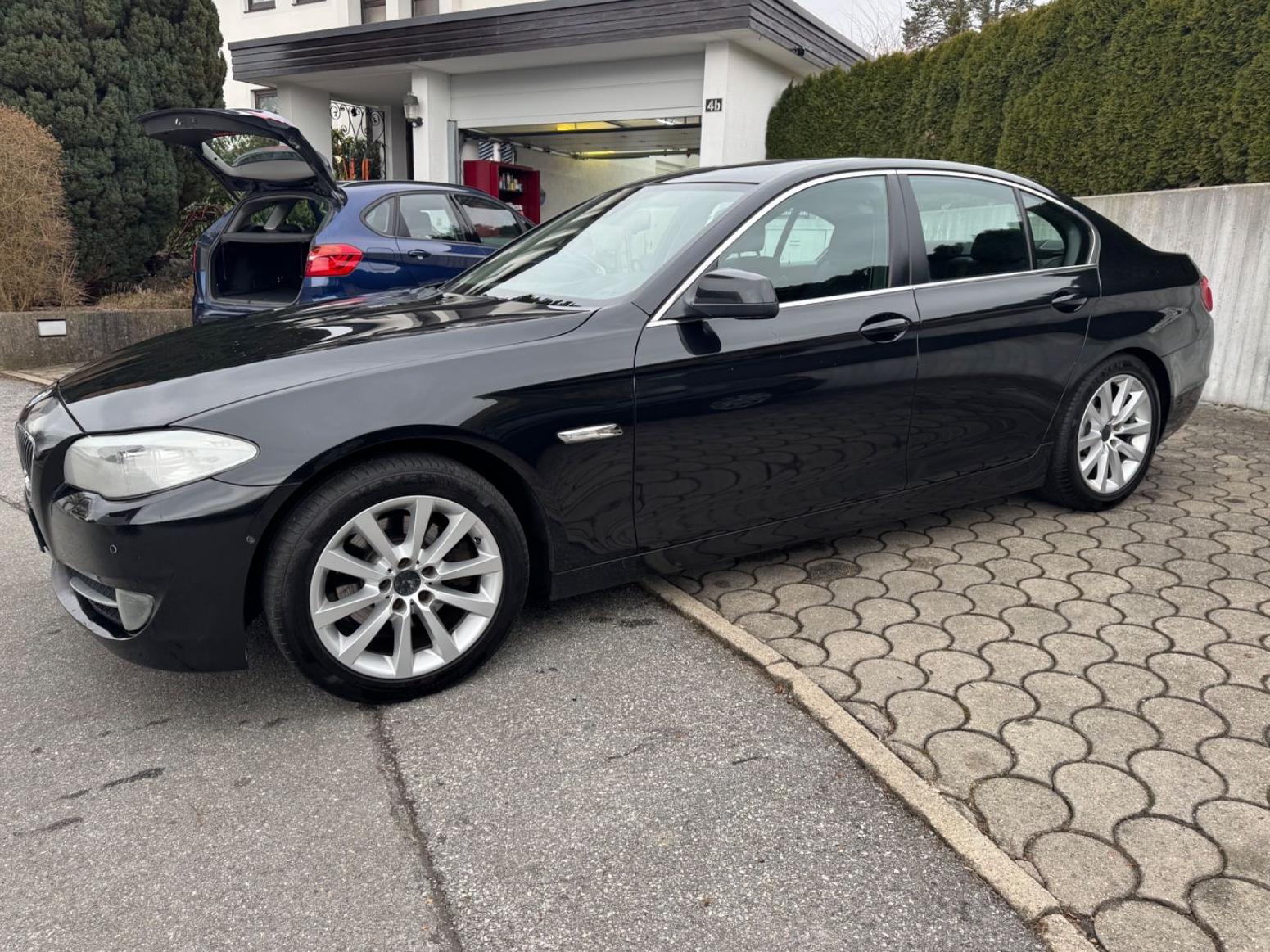 BMW 523i Lim. Automatik *TÜV + Service NEU*HUD*SHZ