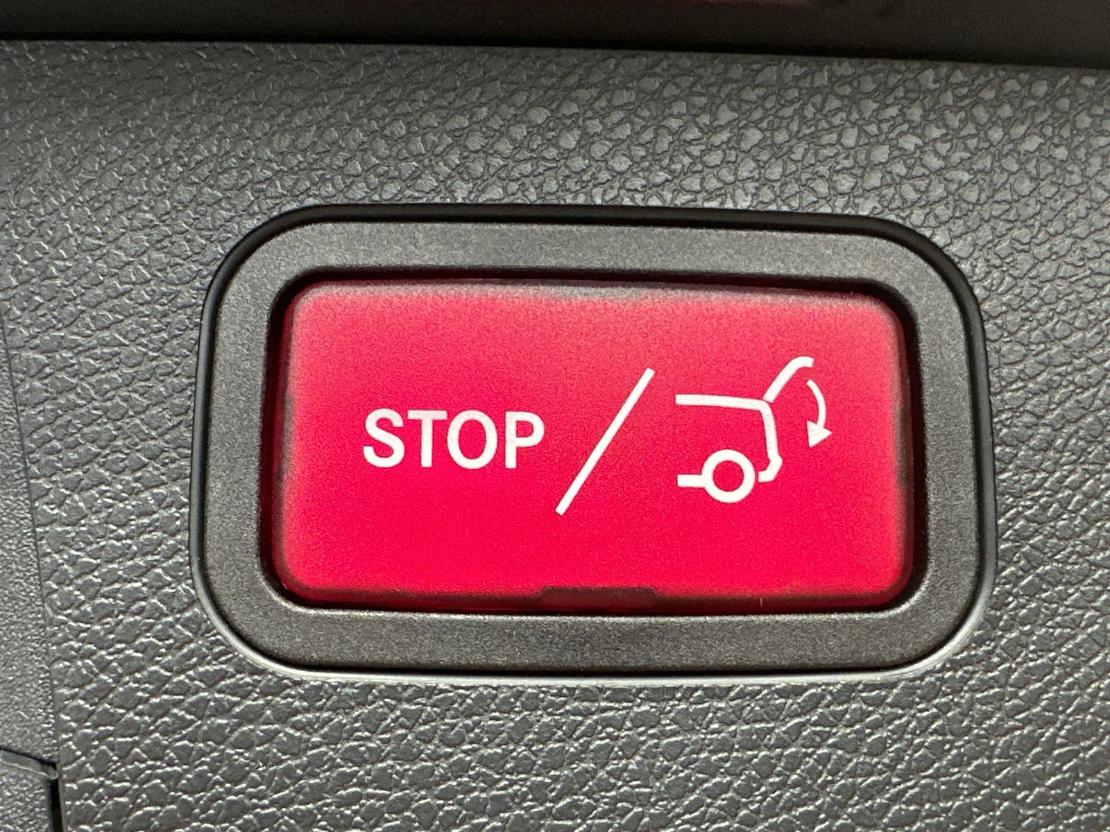 Fahrzeugabbildung Mercedes-Benz E 300de T 4Matic AMG-Line NAV+LED+360°+BURMESTER