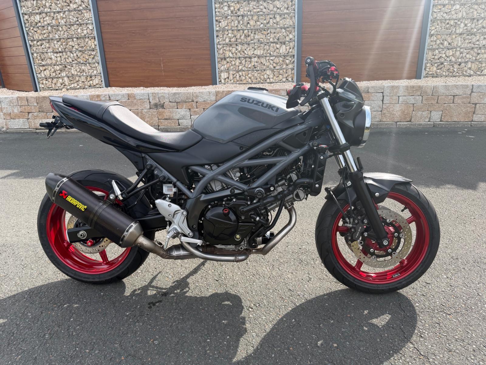 Suzuki SV 650 sehr viel Zubehör! Akrapovic Auspuff.....