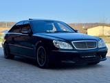 Mercedes-Benz S 65 AMG Lang V12 BiTurbo W220 Bose|PANO|Massage - Mercedes-Benz: 65