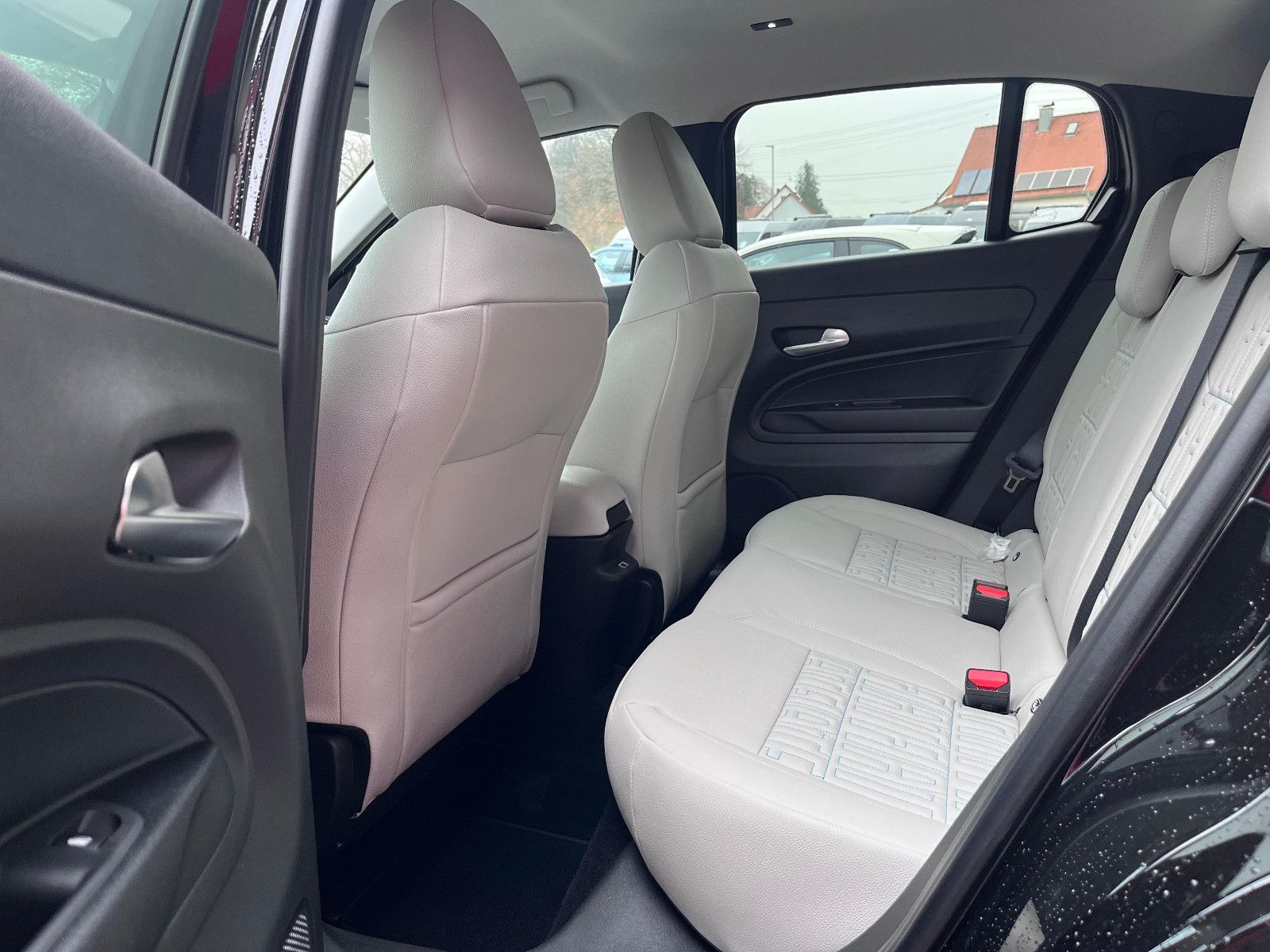 Fahrzeugabbildung Fiat 600 Hybrid La Prima