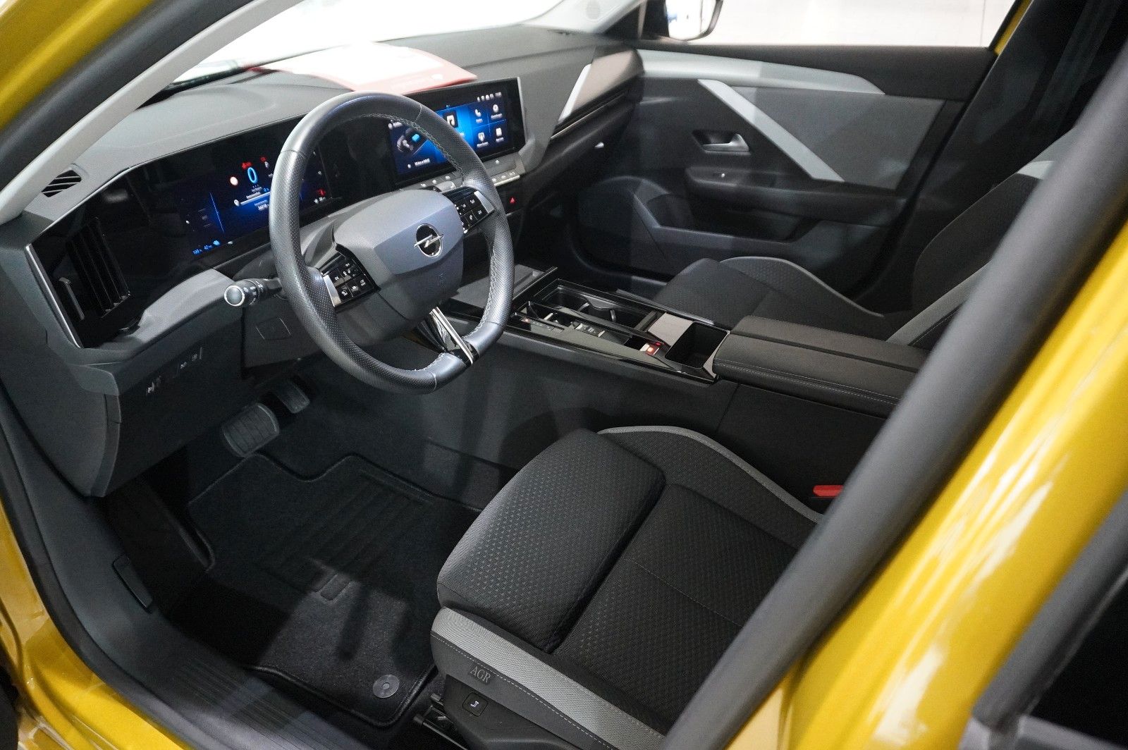 Fahrzeugabbildung Opel Astra L Lim. 1.6 HYBRID EDIT. NAVI/SPORT/KAMERA