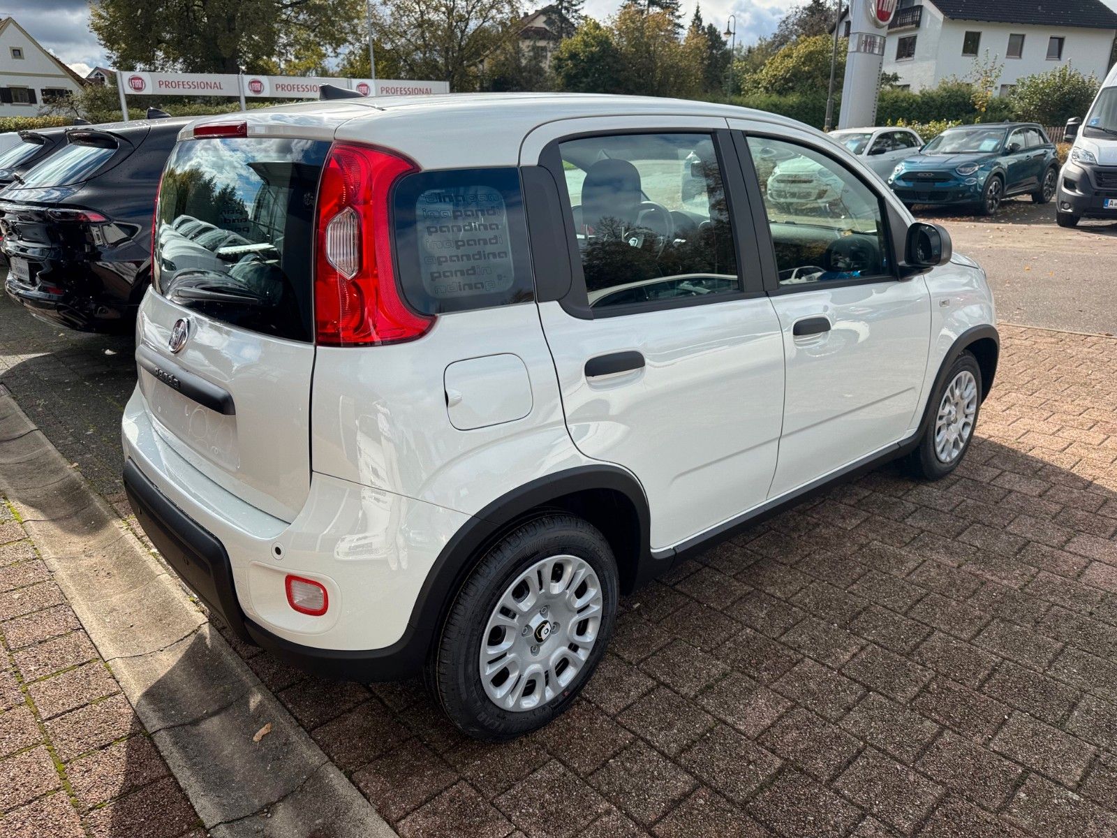 Fahrzeugabbildung Fiat PANDA PANDINA 1.0 GSE PDC DAB KLIMA DIGITALTACHO