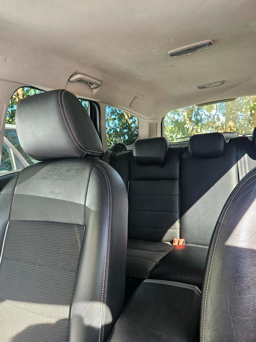 Ford Focus 2010 — photo 6