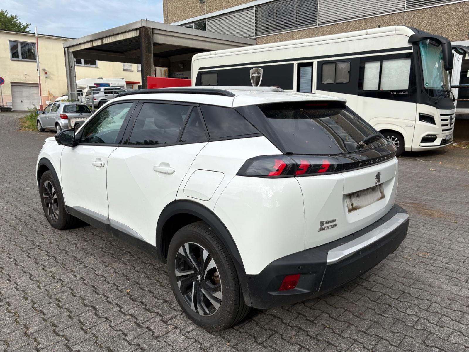 Peugeot 2008 1.5HDI/ALLURE/DSG/Netto 9950