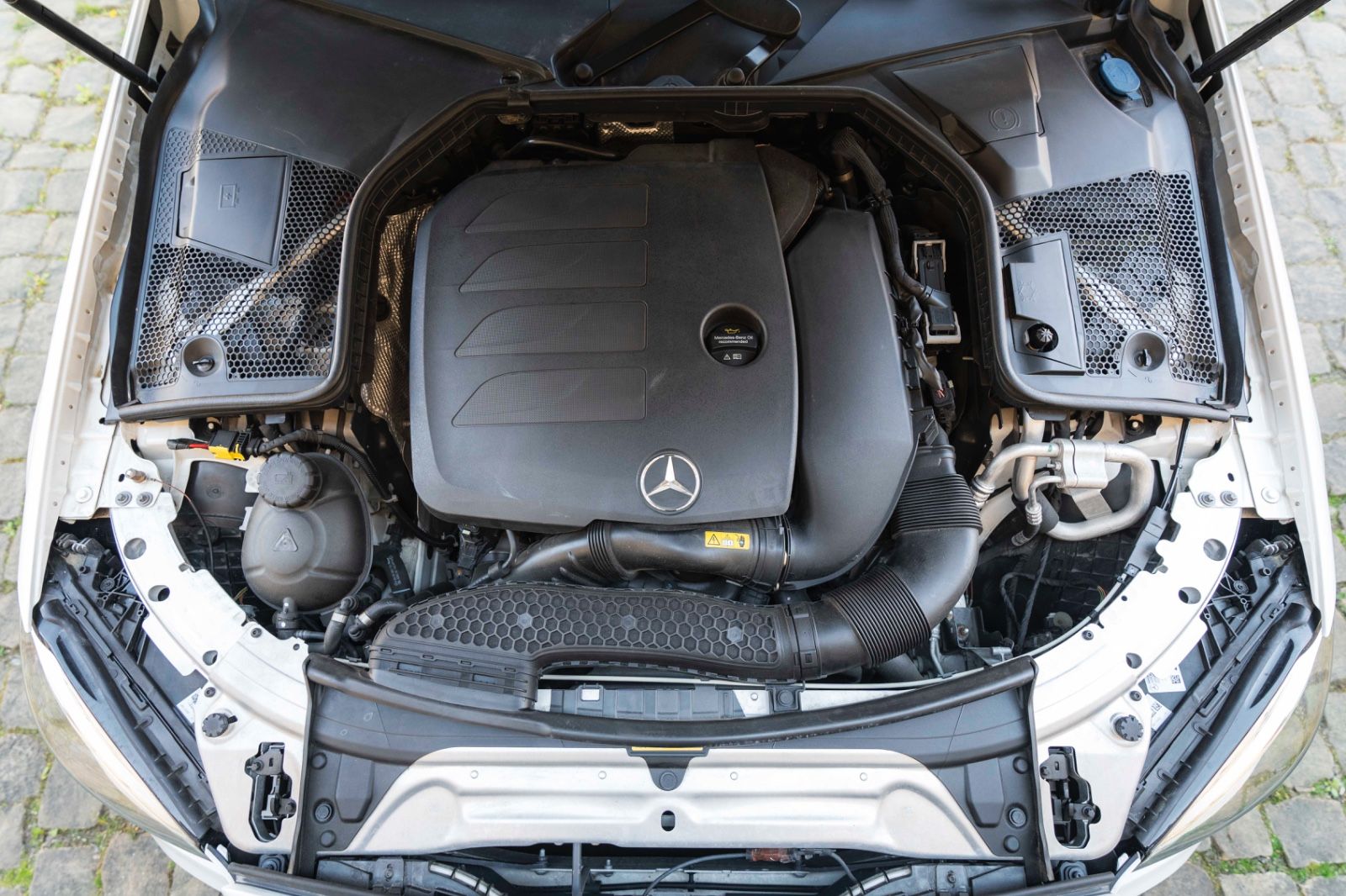 Fahrzeugabbildung Mercedes-Benz C 300 4MATIC AMG BURMESTER 360° LED TOTW SZH