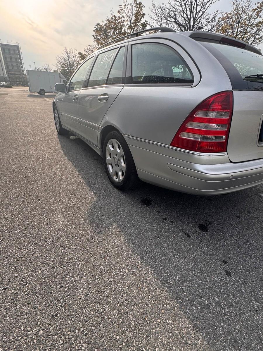 Mercedes-Benz C180 2005 — двигун 143 HP (105kW)