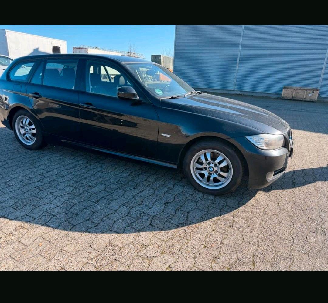 BMW 318 2009 — photo 6