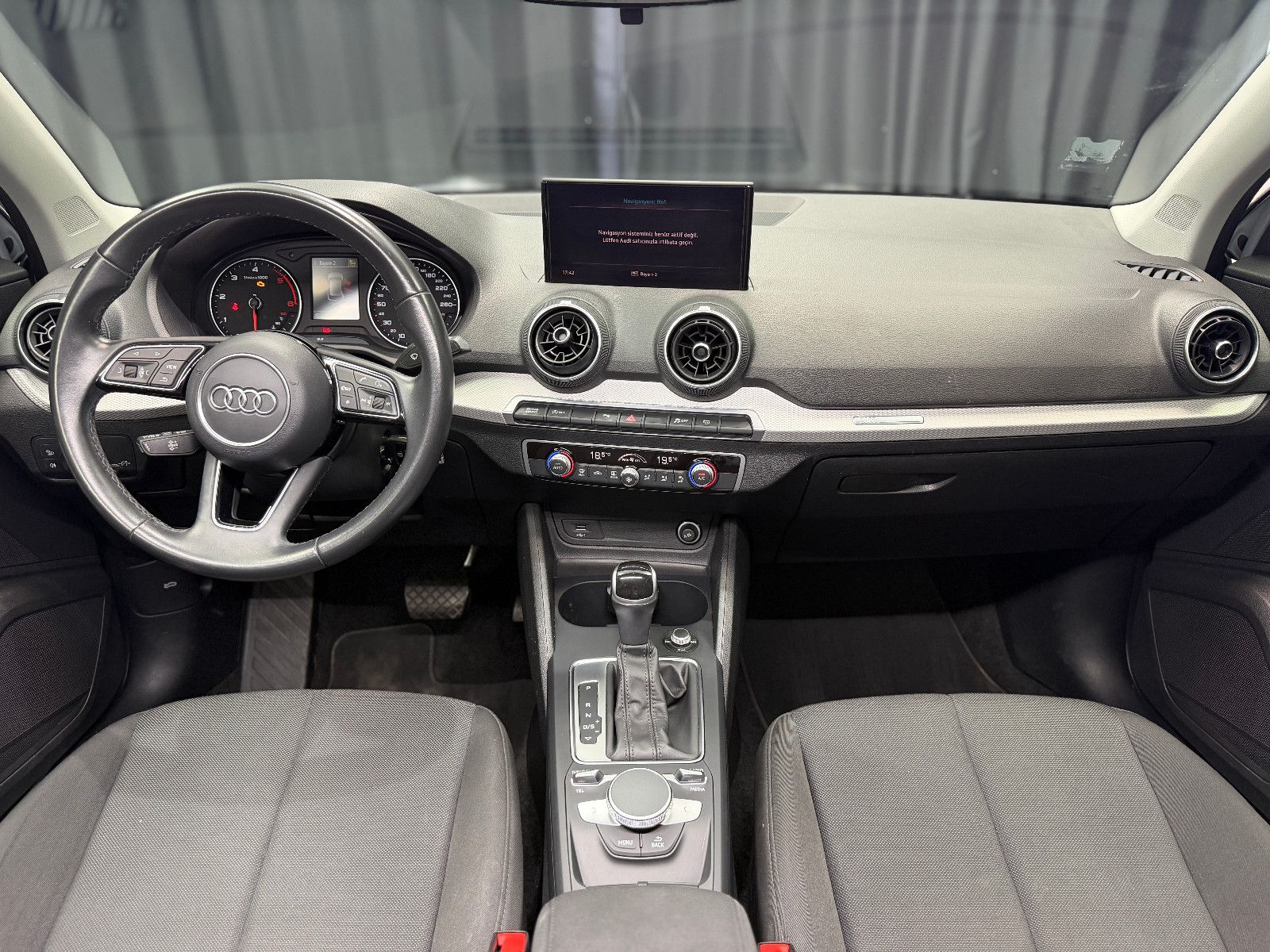Fahrzeugabbildung Audi Q2 30 TDI advanced|AUTOMATIK|NAVI|KAMERA